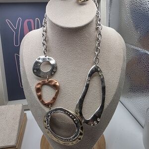 Silver and Gold Statement Necklace (183)